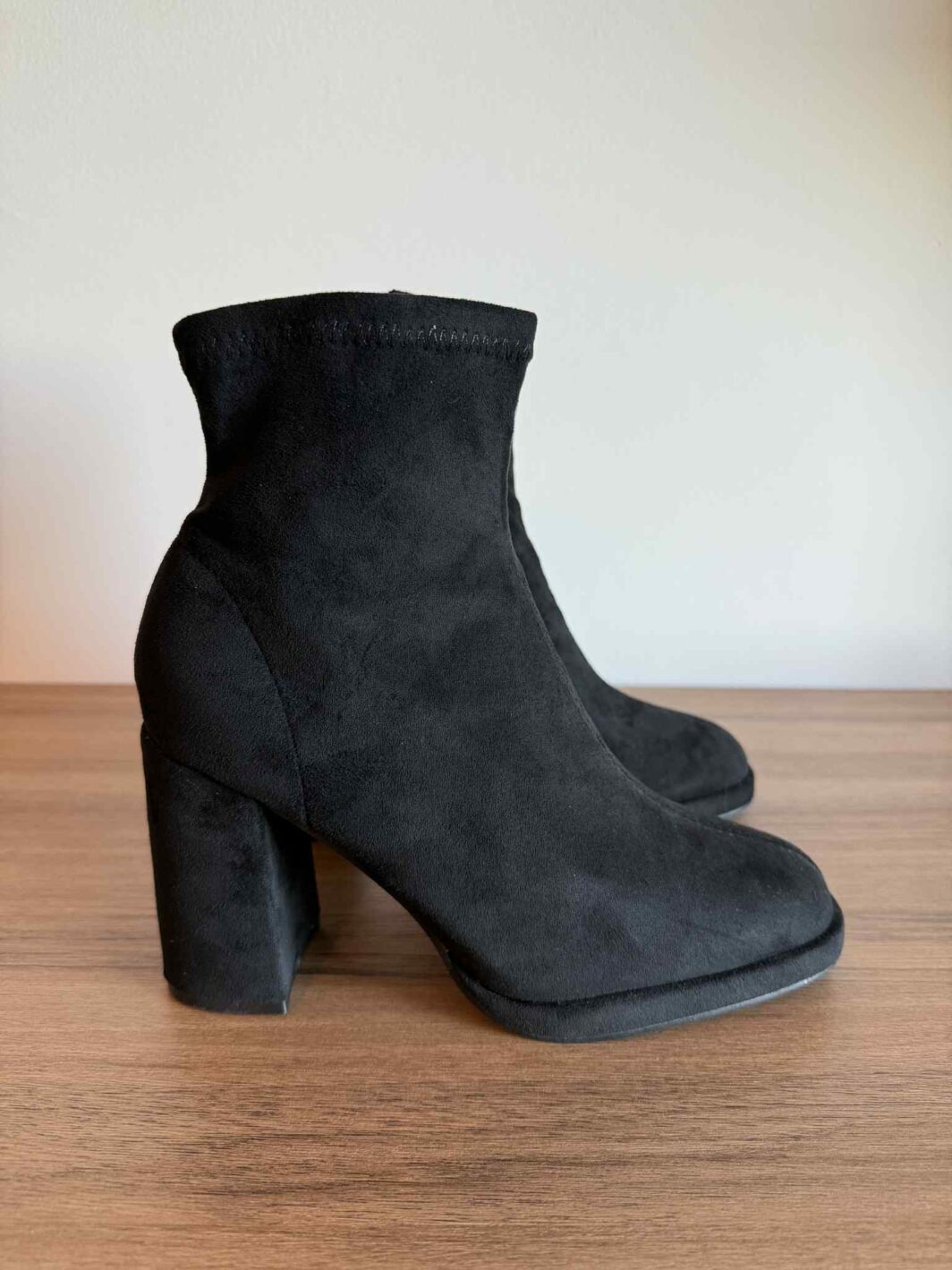 Botim Suede Preto