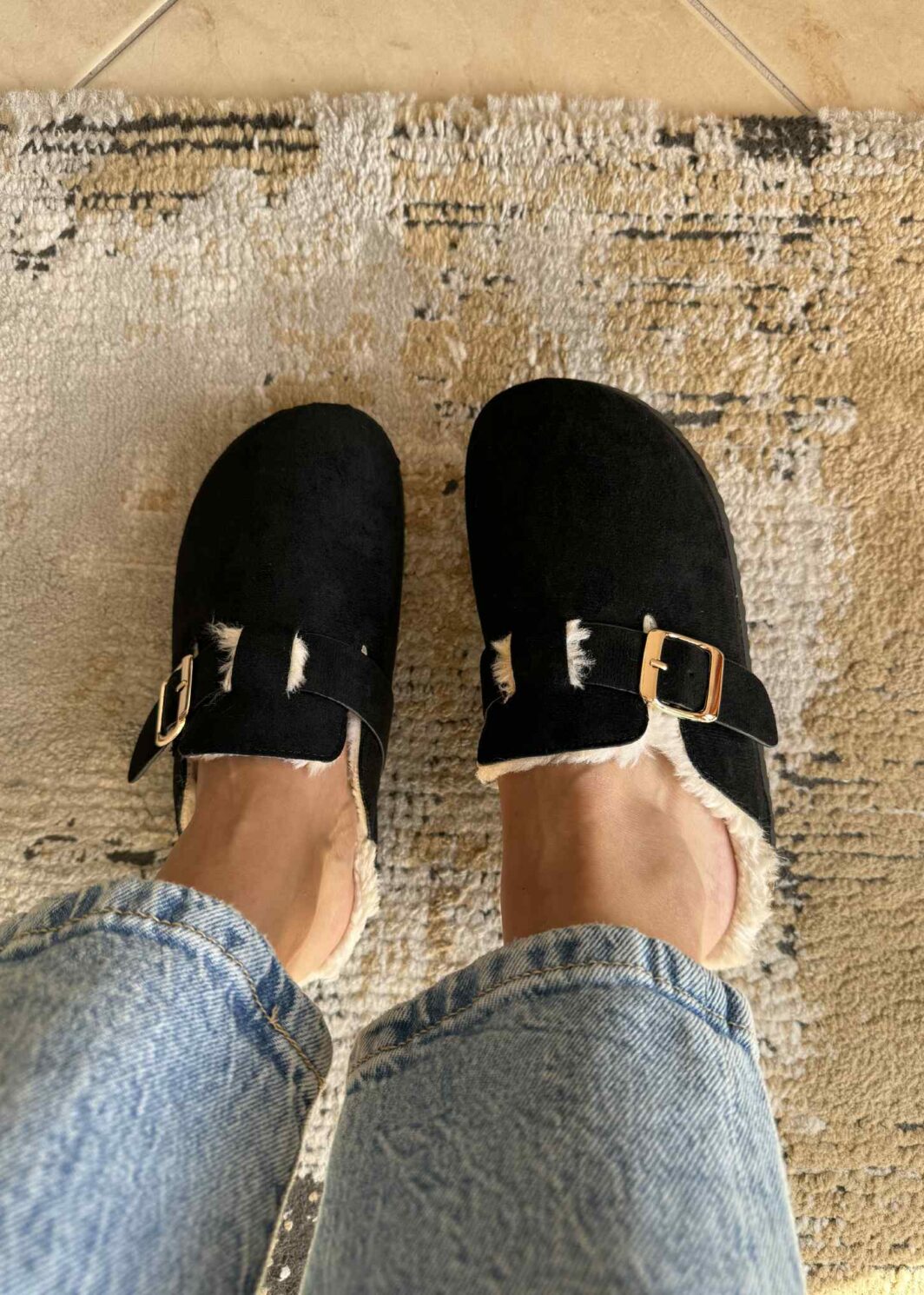 Clogs Com Pelinho Preto