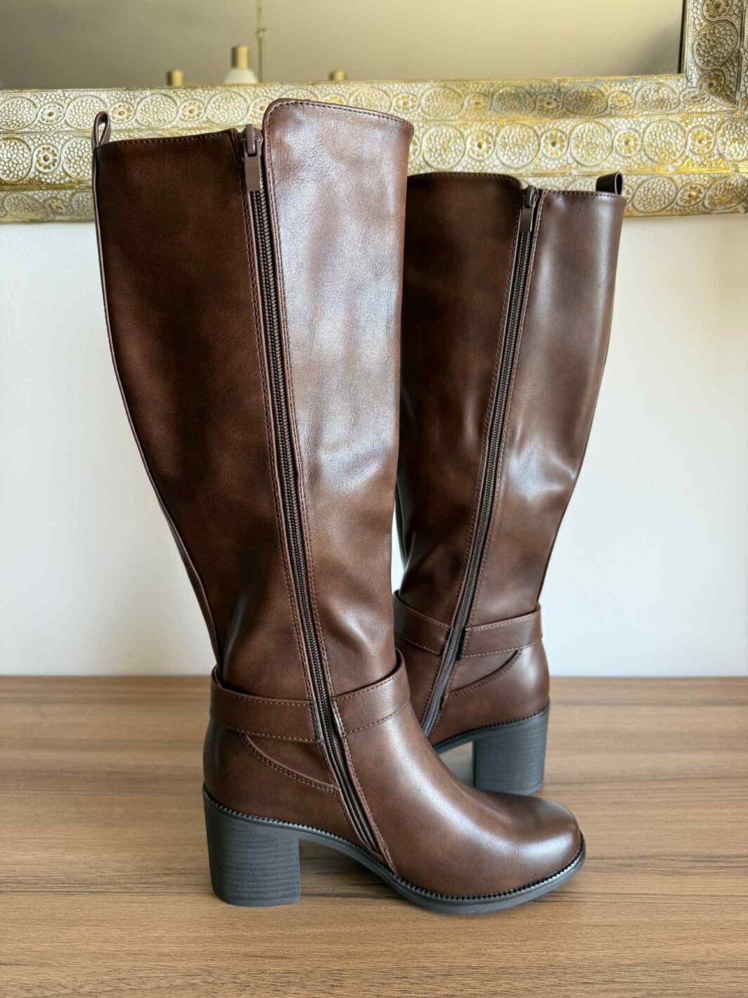Bota Cano Alto com Elástico - Castanho