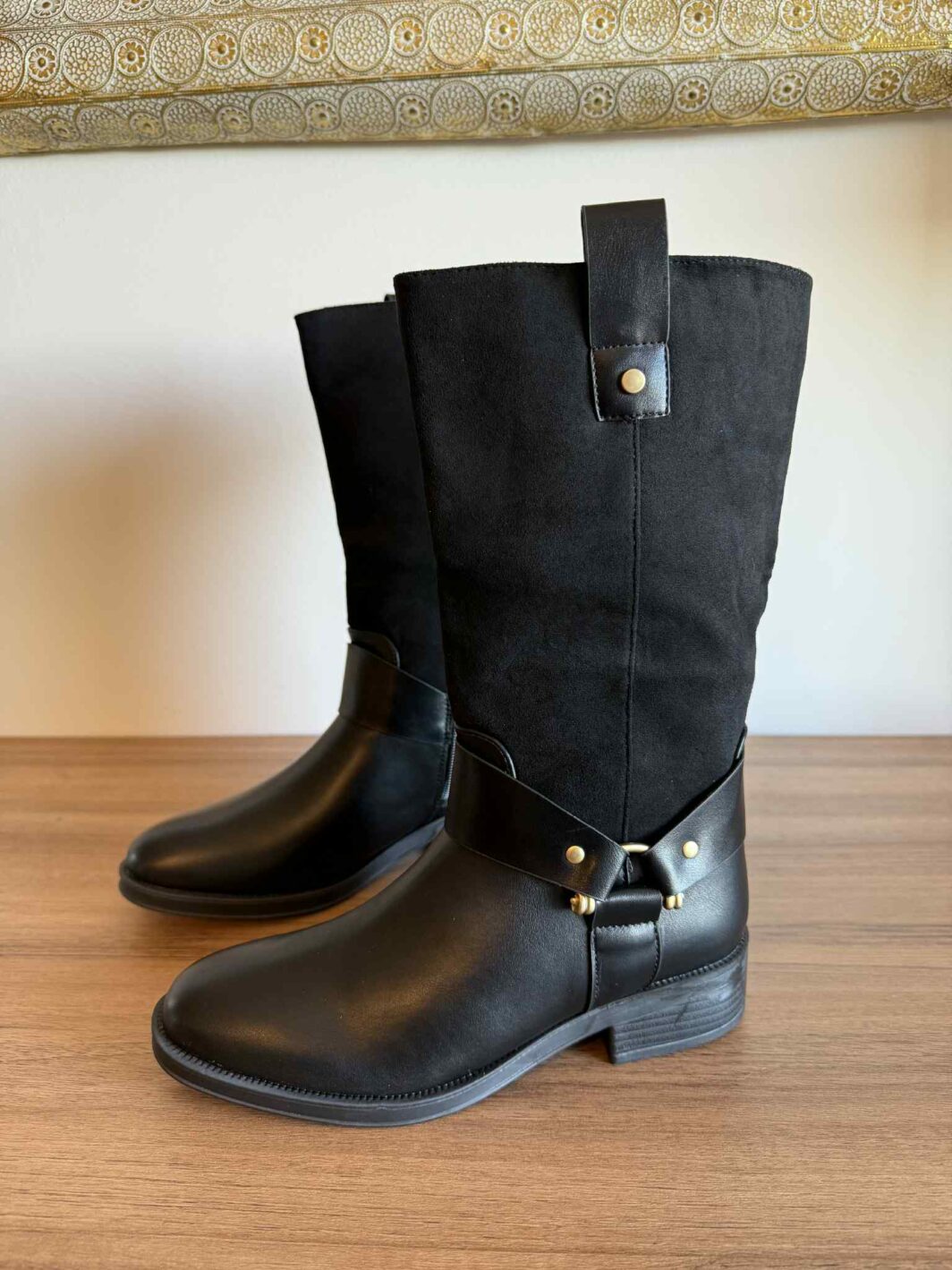 Bota à Cavaleiro Cano Médio - Preto