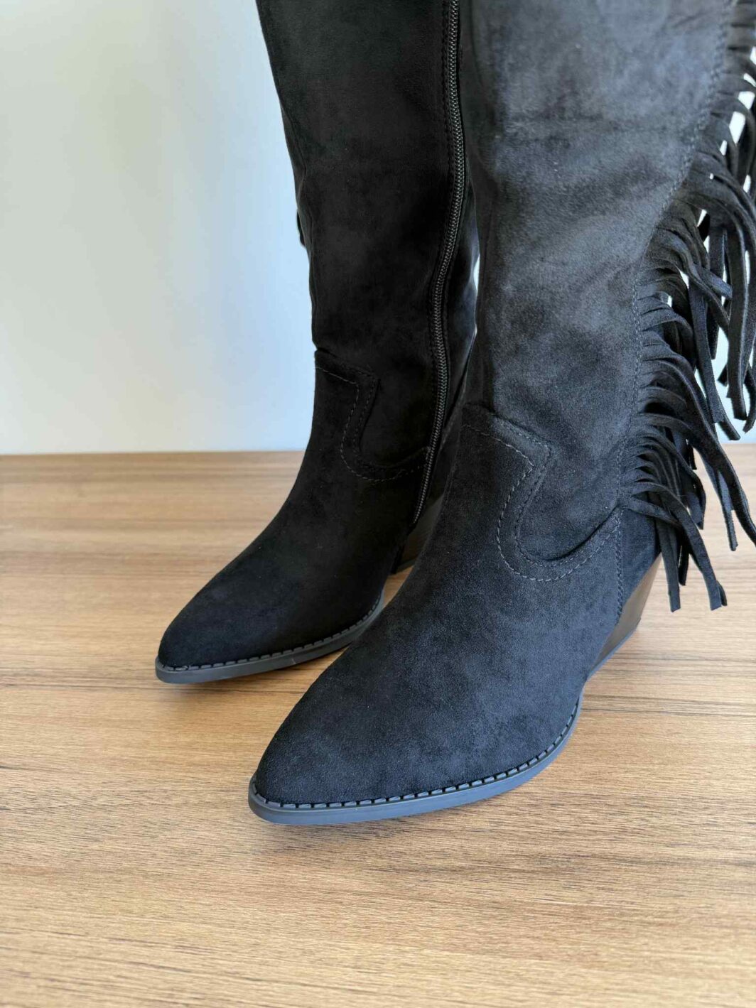 Bota Cano Alto Franjinhas - Preto