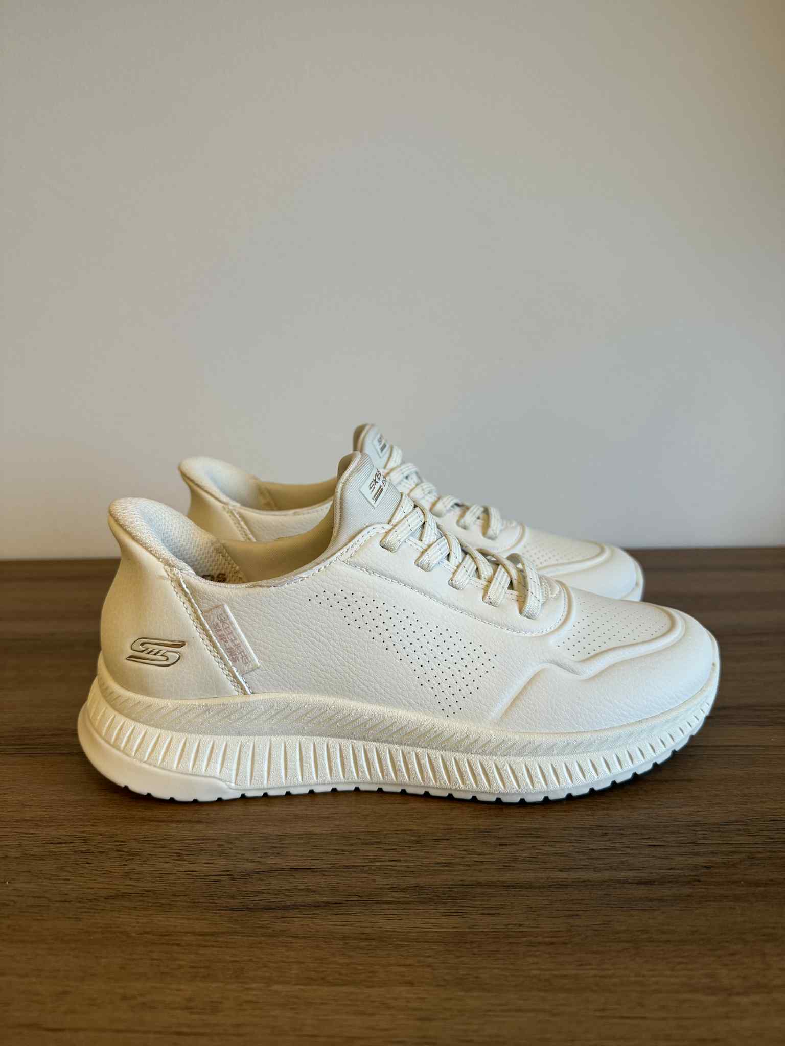 Skechers Slip-ins: BOBS Squad 4 - Key Look