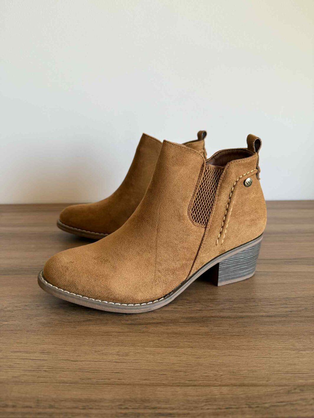 Botins Com Fecho e Elástico - Camel