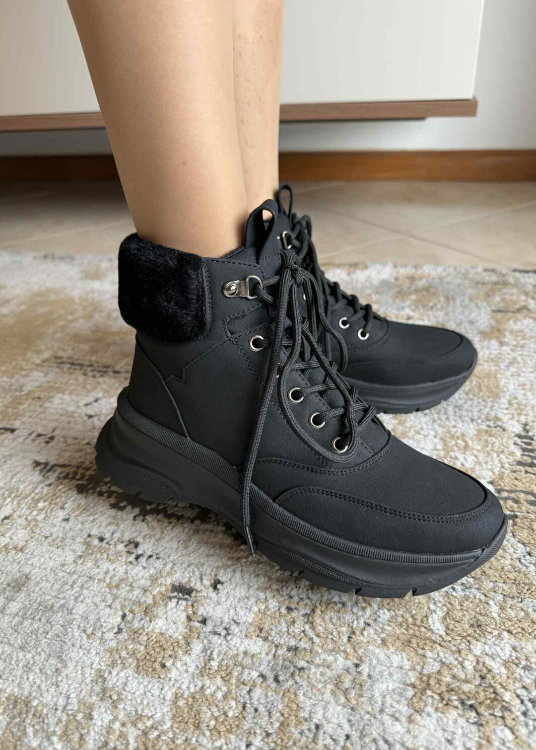 Bota Sport Com Pelo - Preto