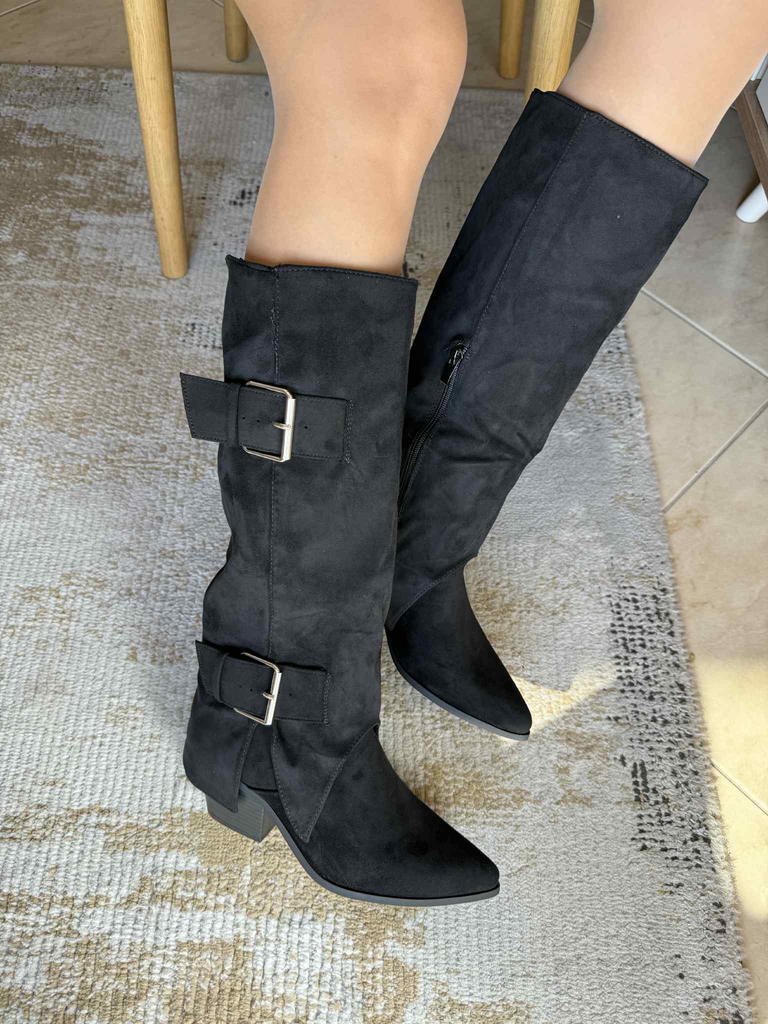 Bota Cano Dobrado Com Fivelas - Preto