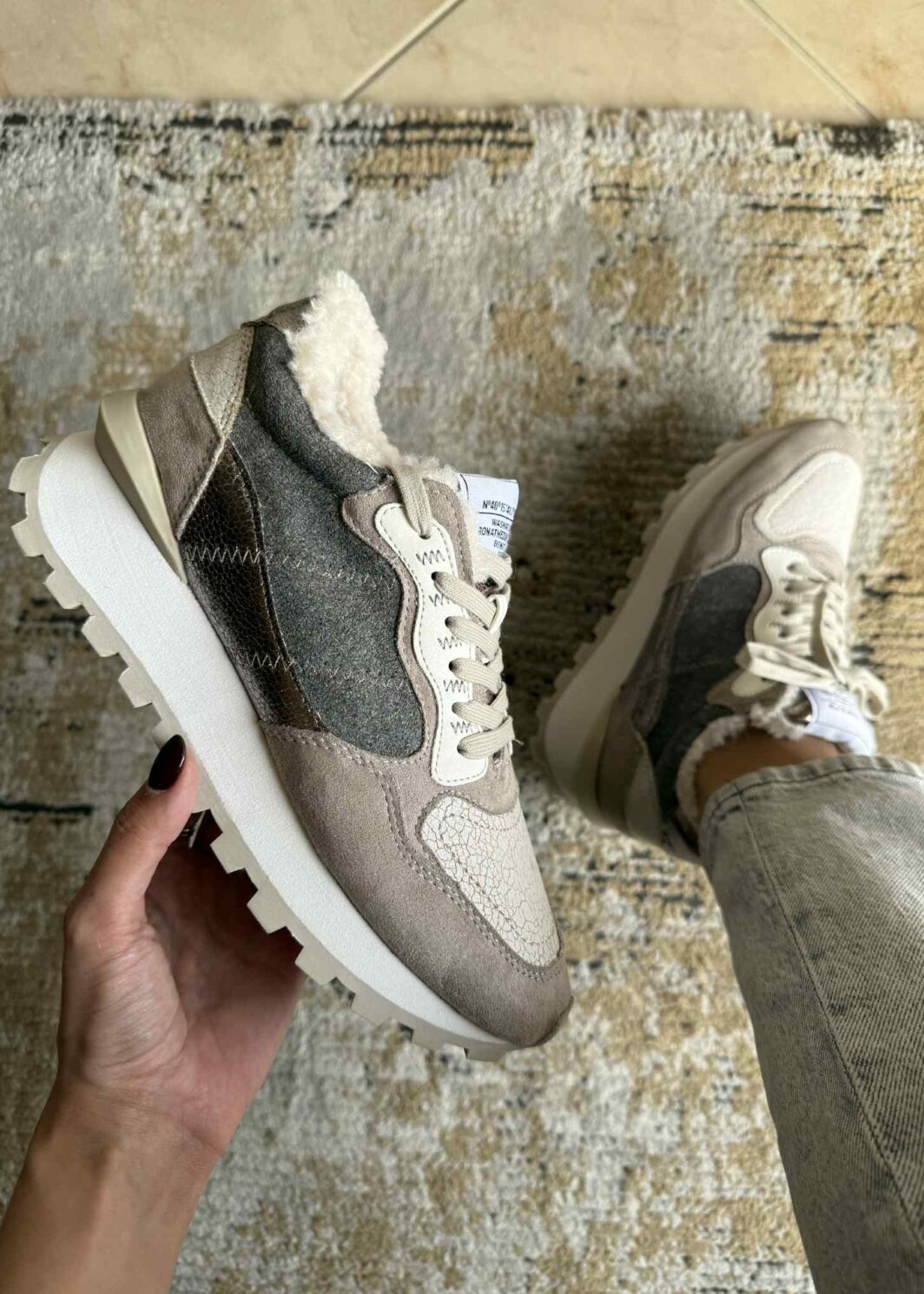 Ténis Corina Sheepskin - Cinza