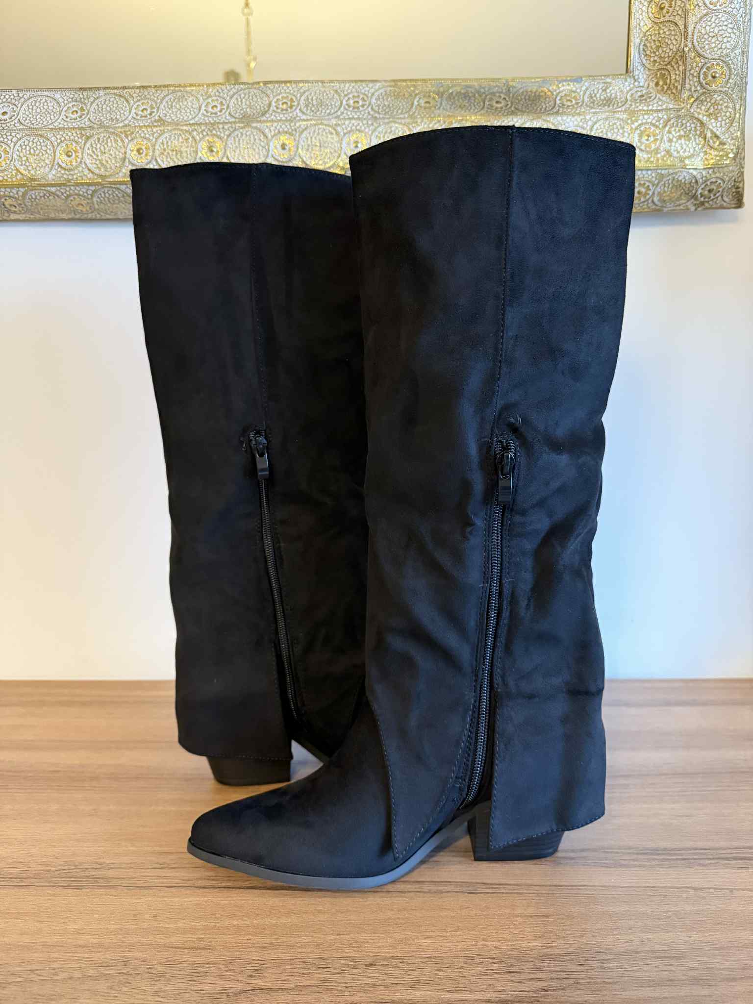 Bota Cano Dobrado Com Fivelas - Preto