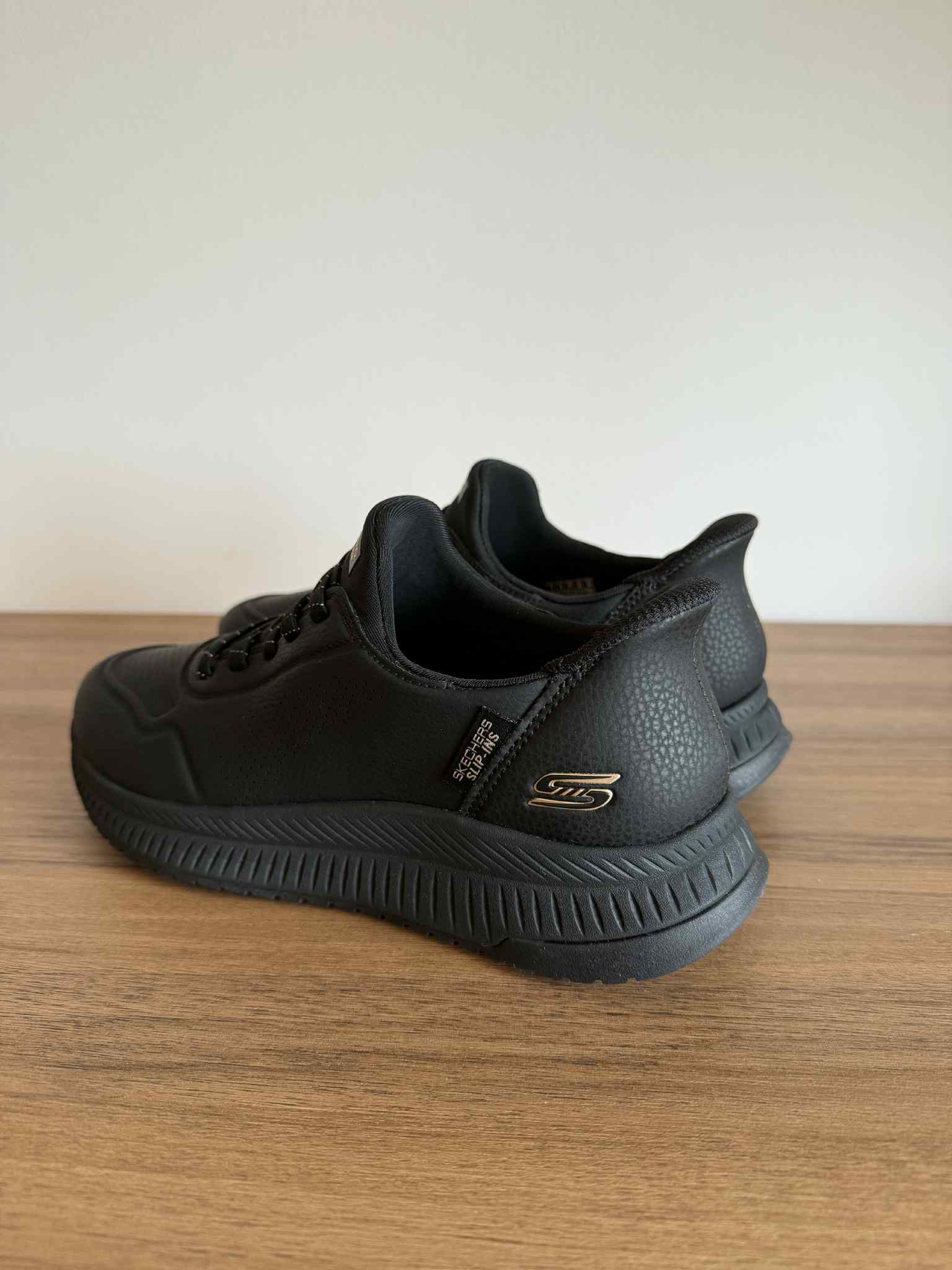 Skechers Slip-ins: BOBS Squad 4 - Key Look