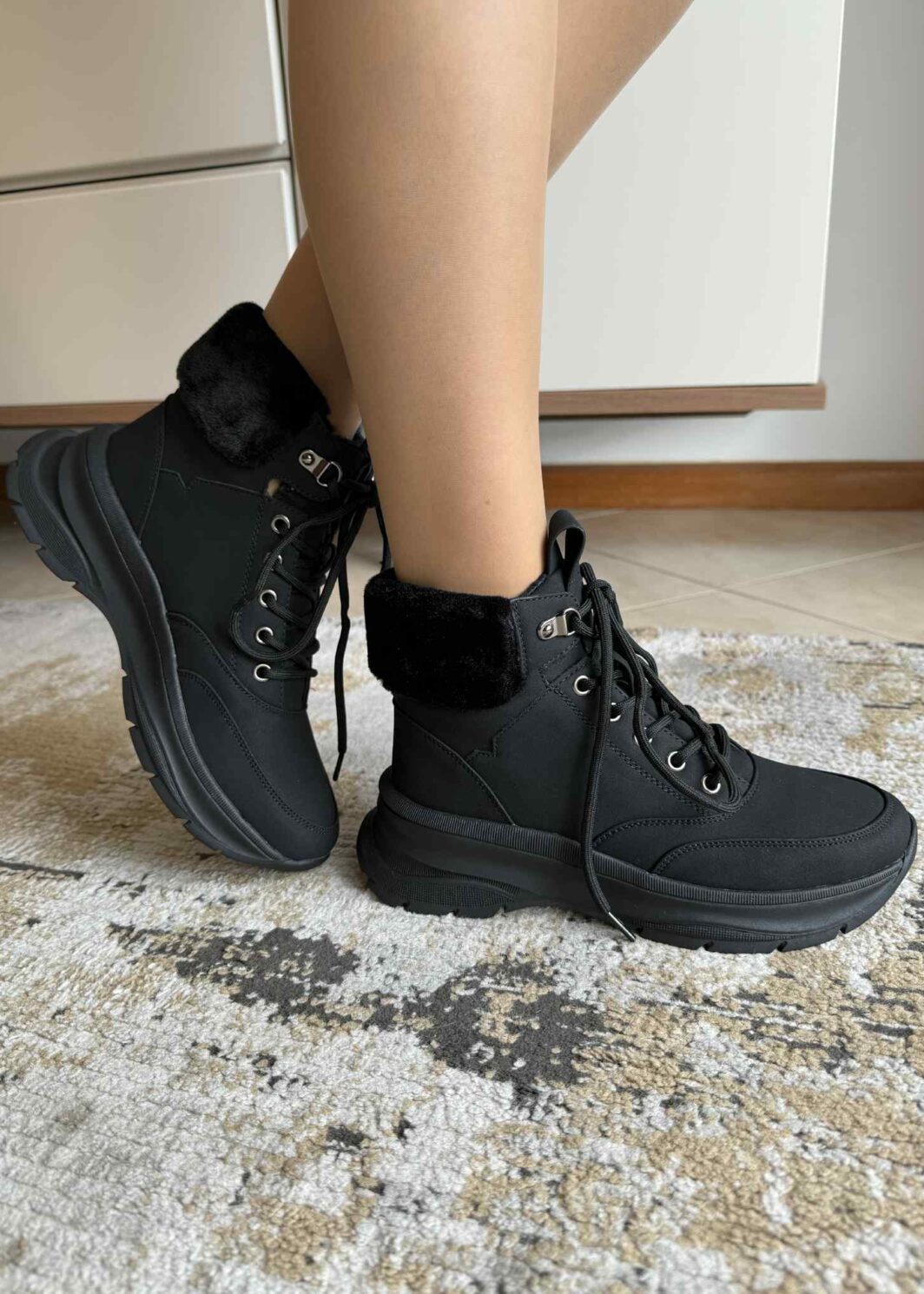 Bota Sport Com Pelo - Preto