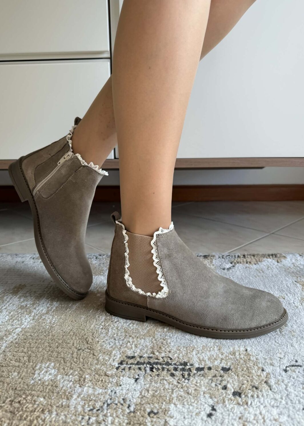 Botim Camurça Com Rendinha