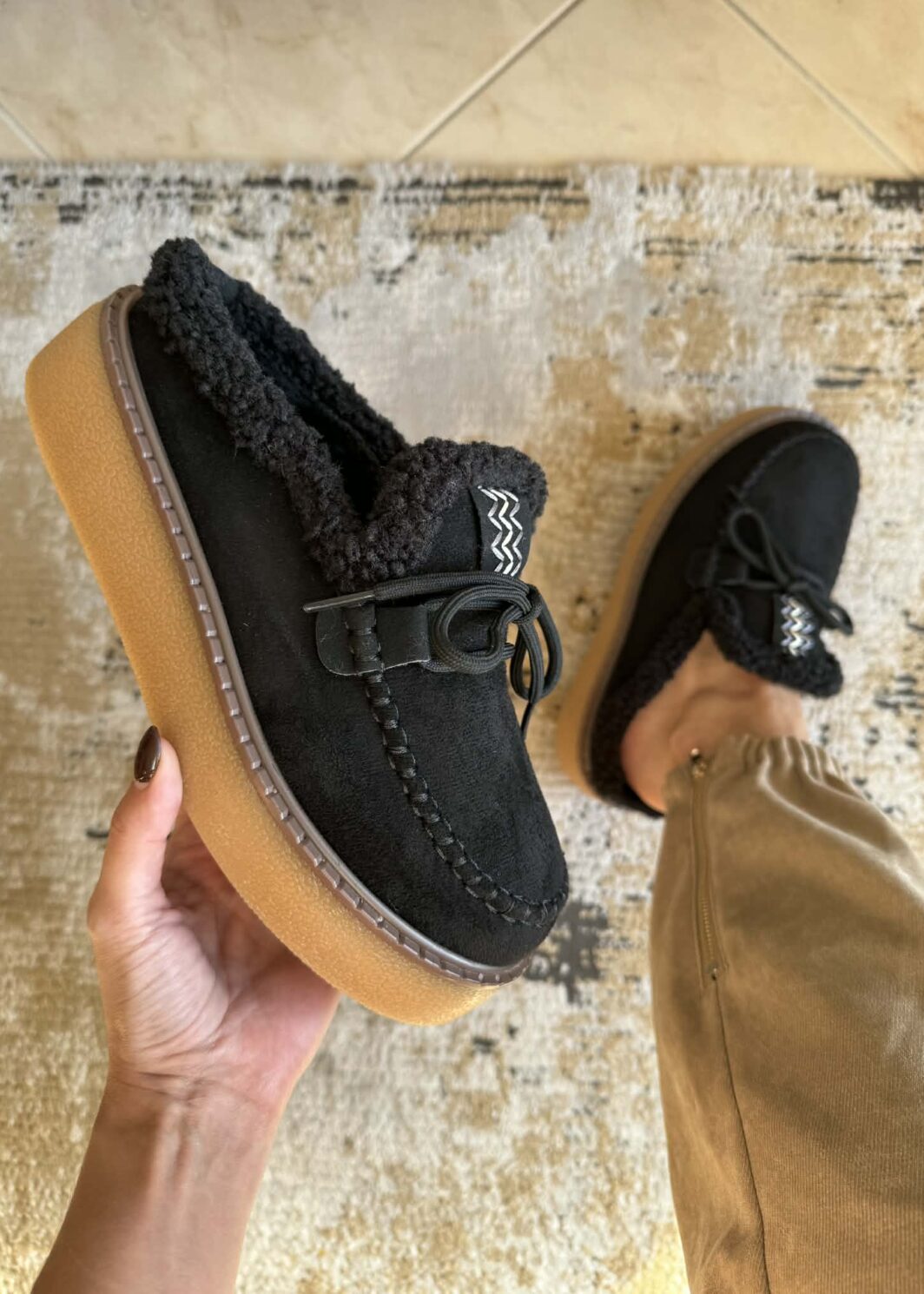 Chinelo de exterior Fluffy - Preto