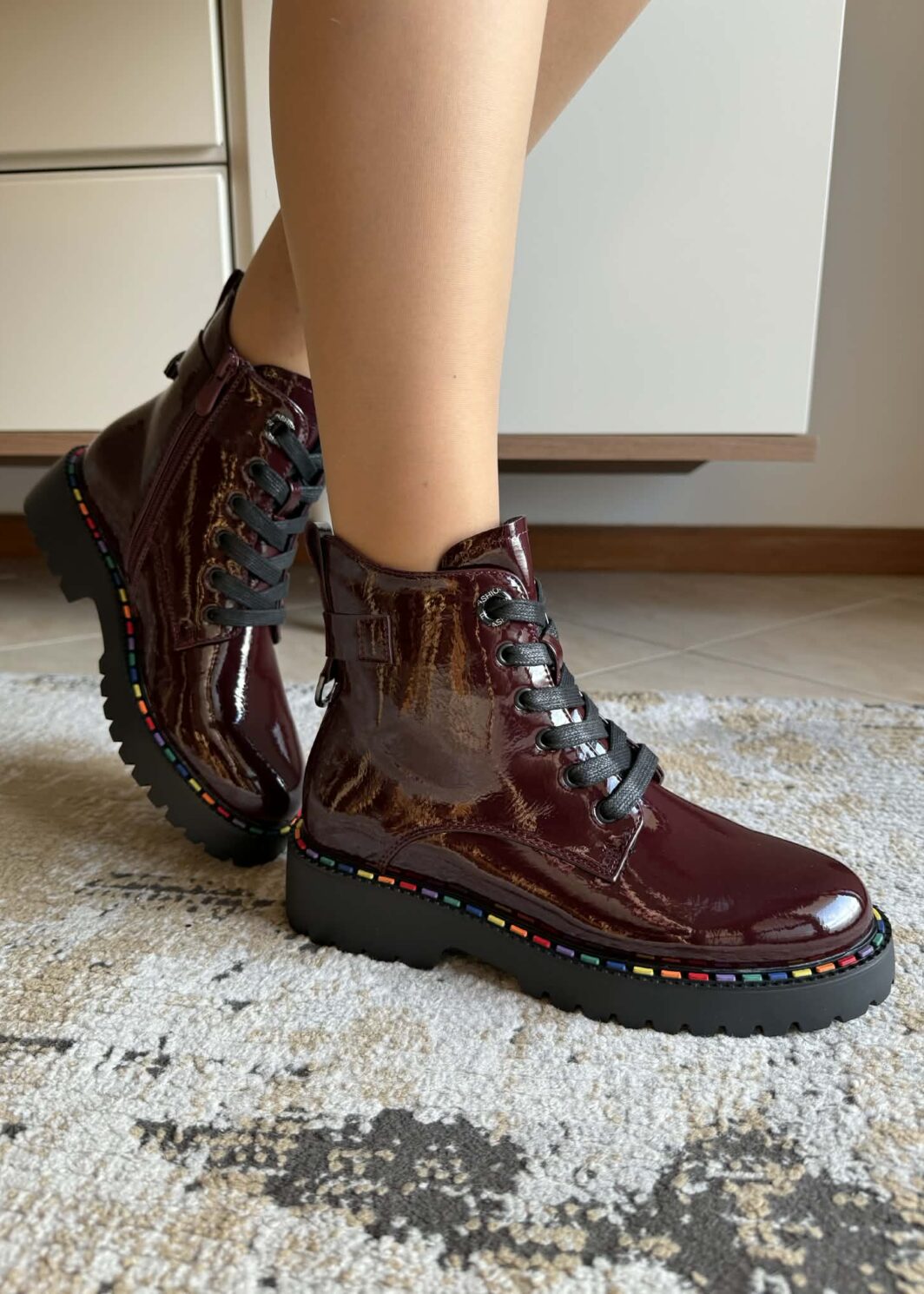 Bota vinho militar arco-íris