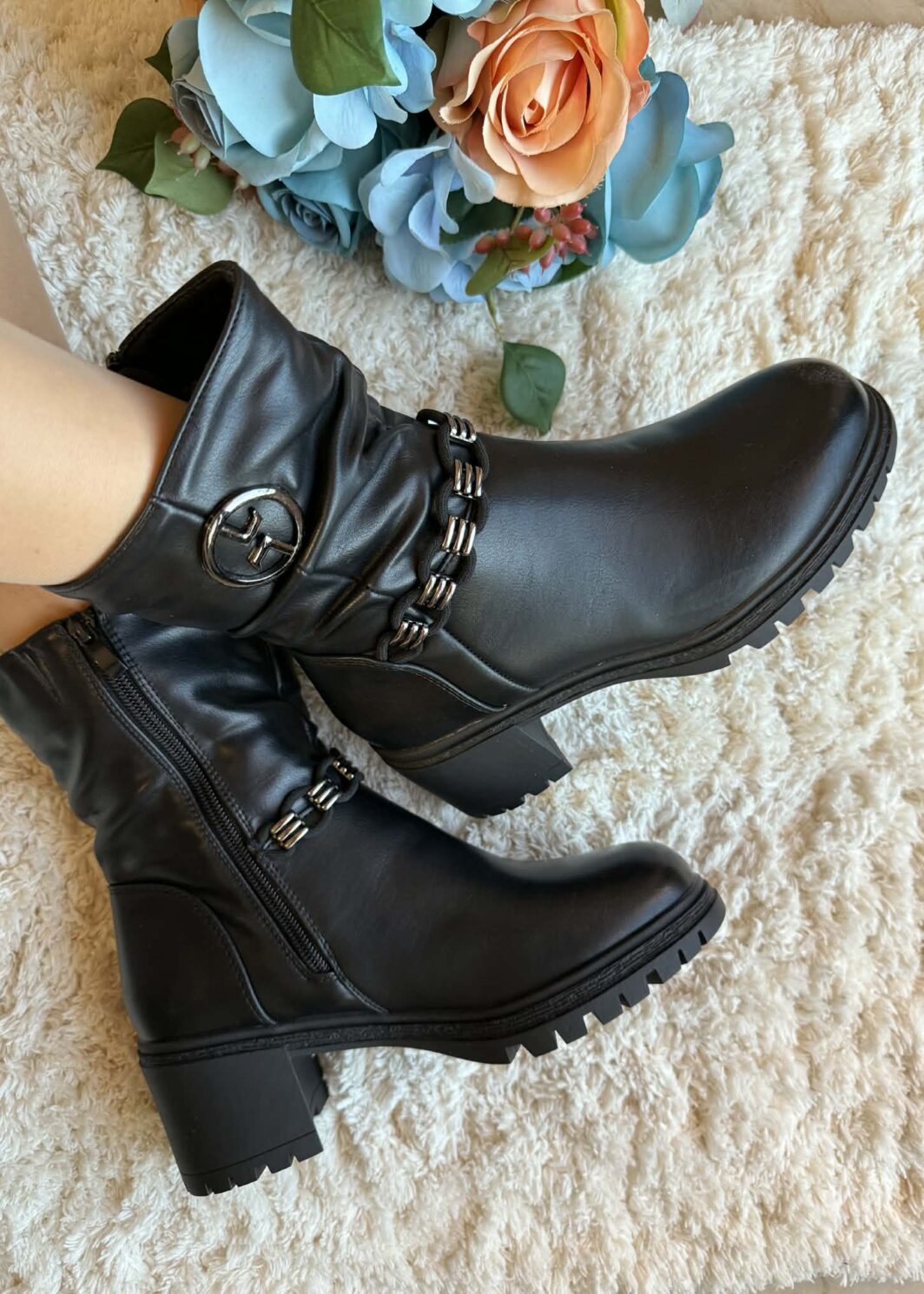 Bota Cano Médio com Pelo