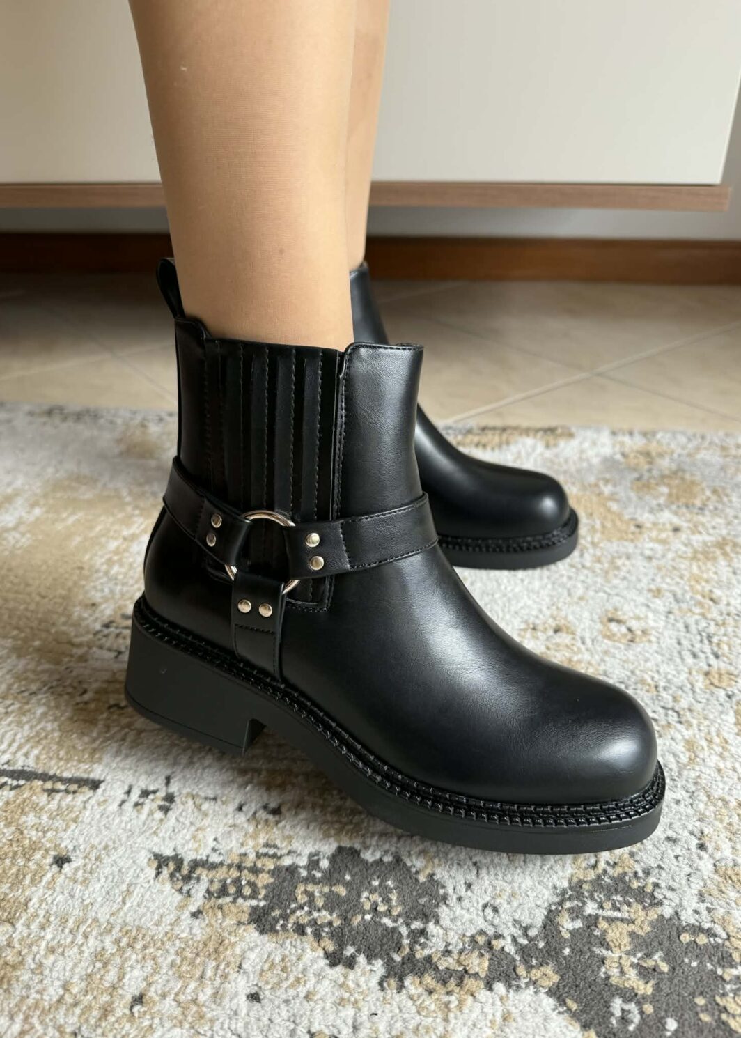 Botim estilo biker - Preto