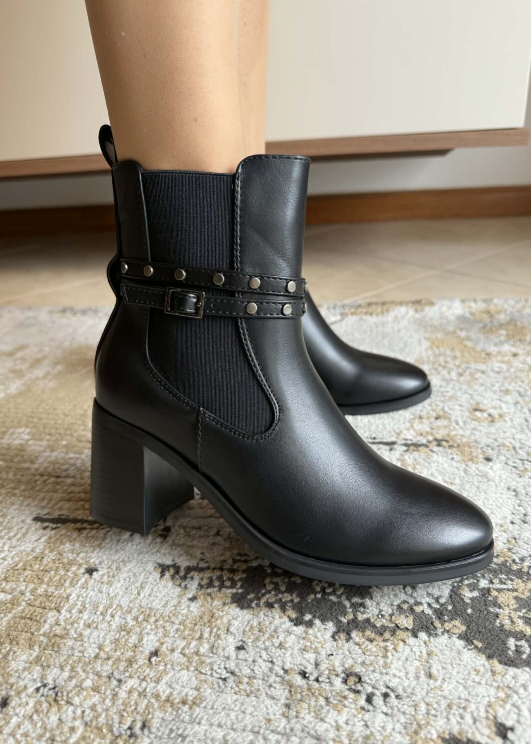Bota Preta Fivela Chic