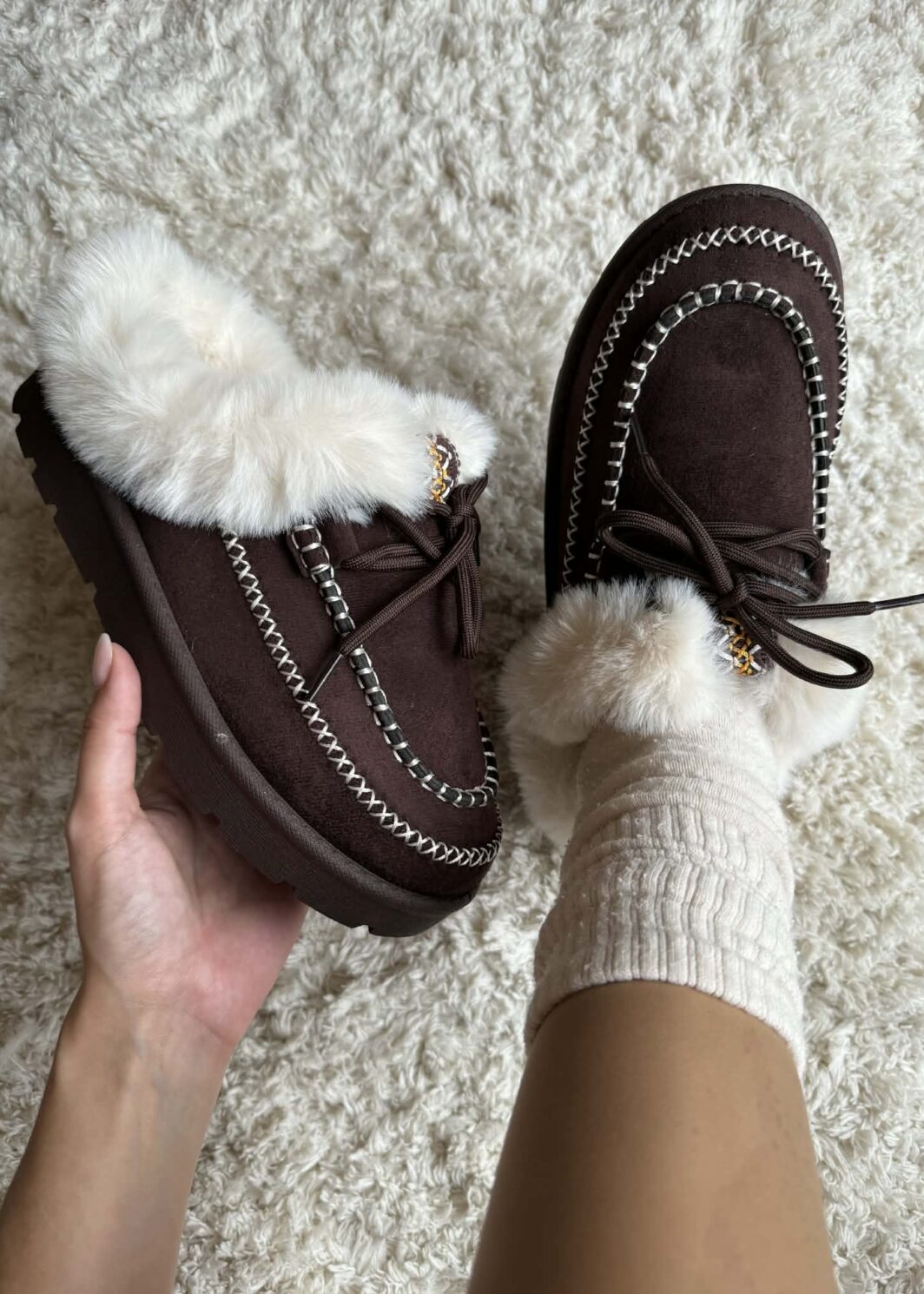 Chinelo de rua com pelinho - Castanho