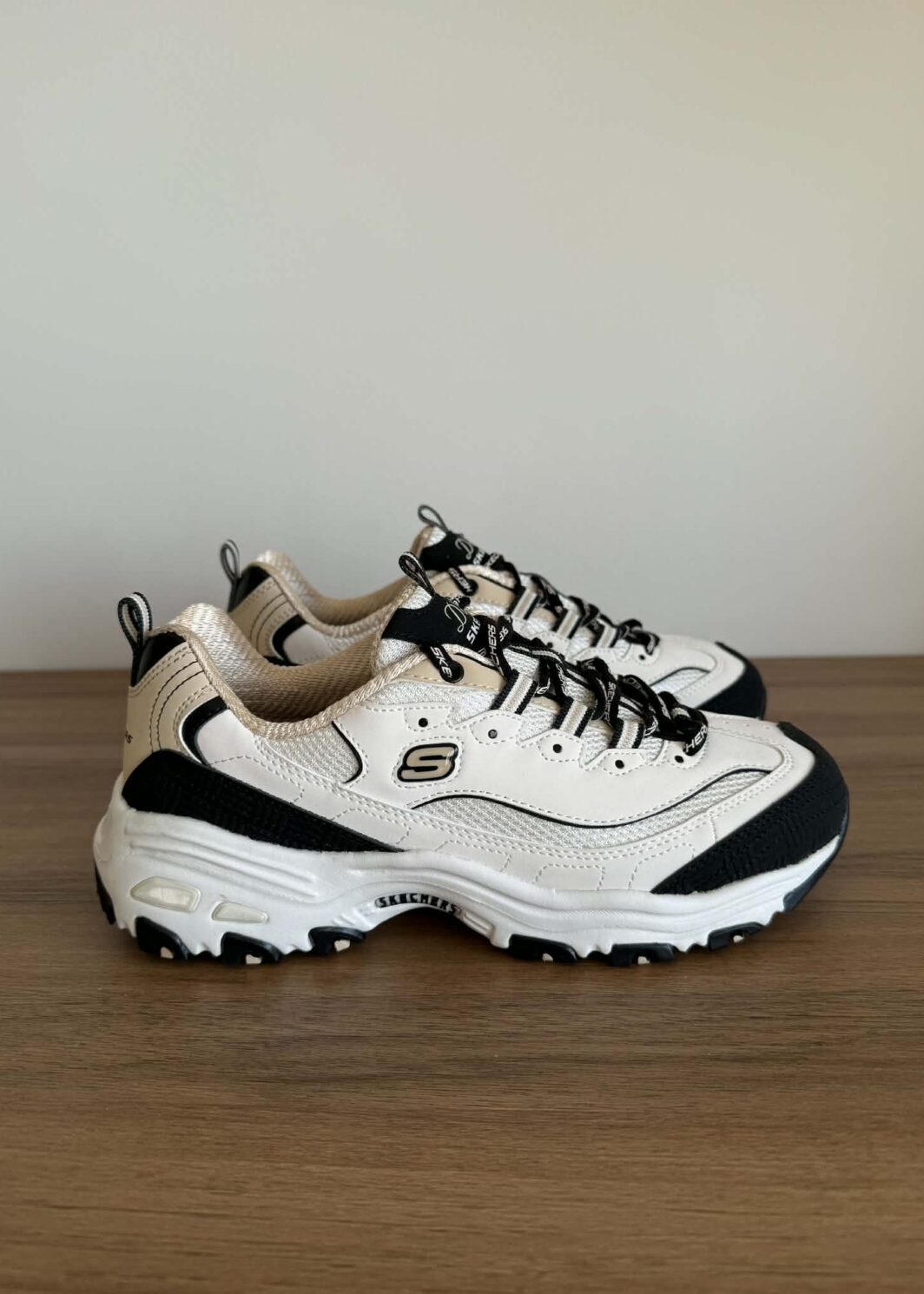 Skechers D'Lites NTBK