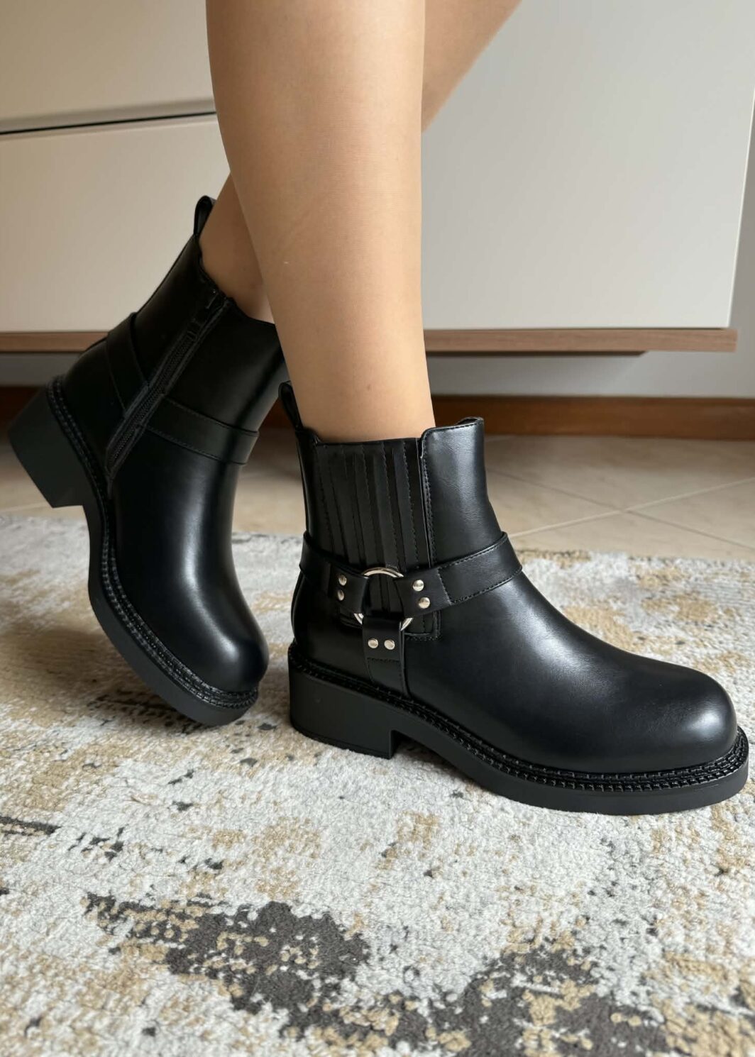 Botim estilo biker - Preto