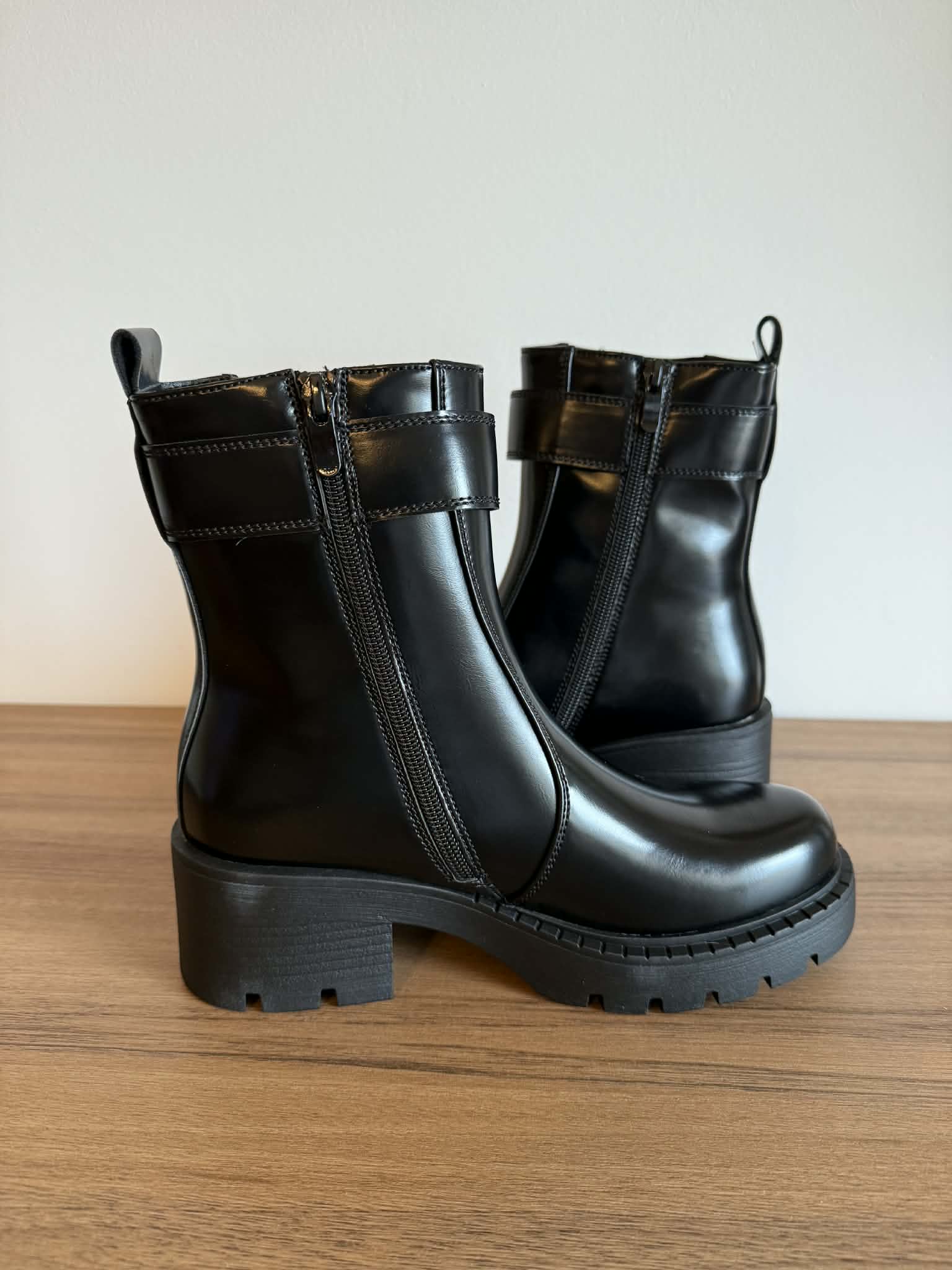 Bota Preta Estilo Combat