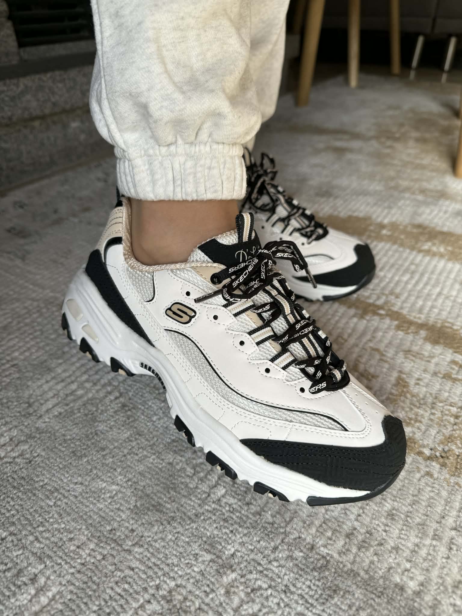 Skechers D'Lites NTBK