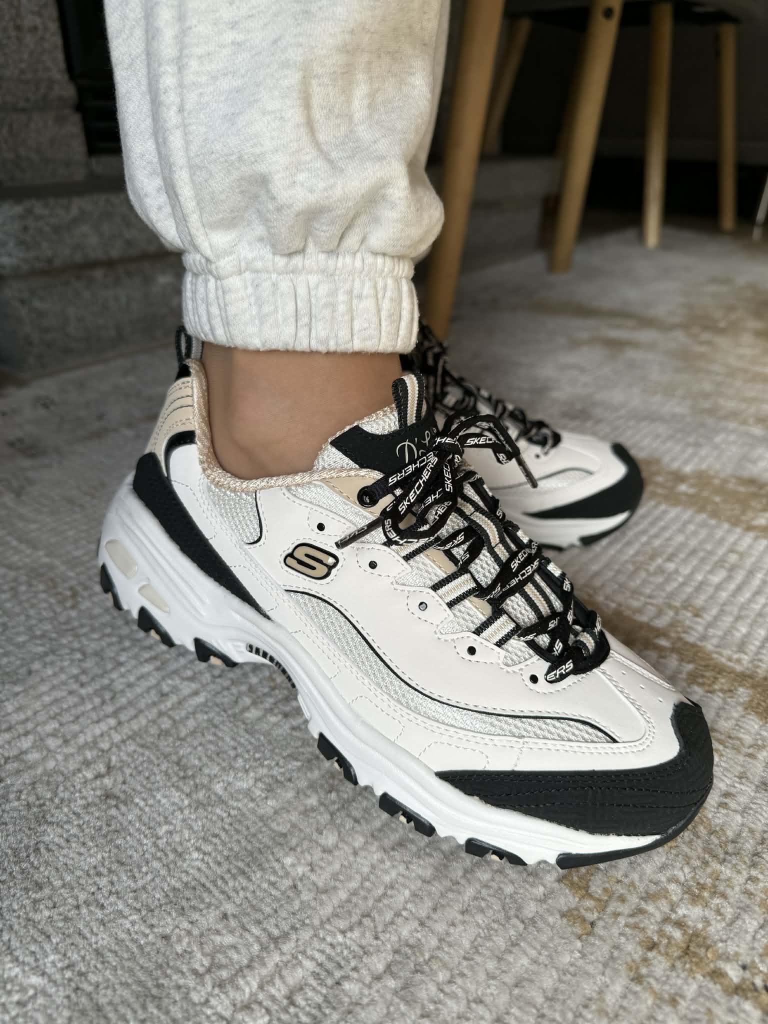 Skechers D'Lites NTBK