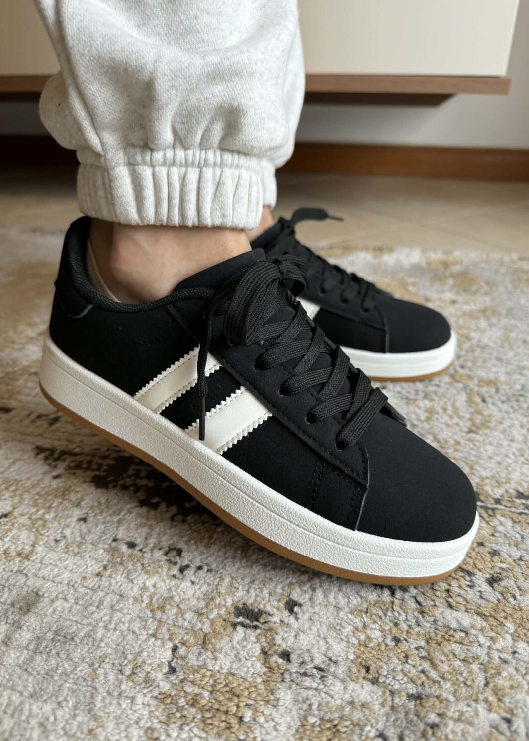 Sapatilha Riscas Alpha - Preto