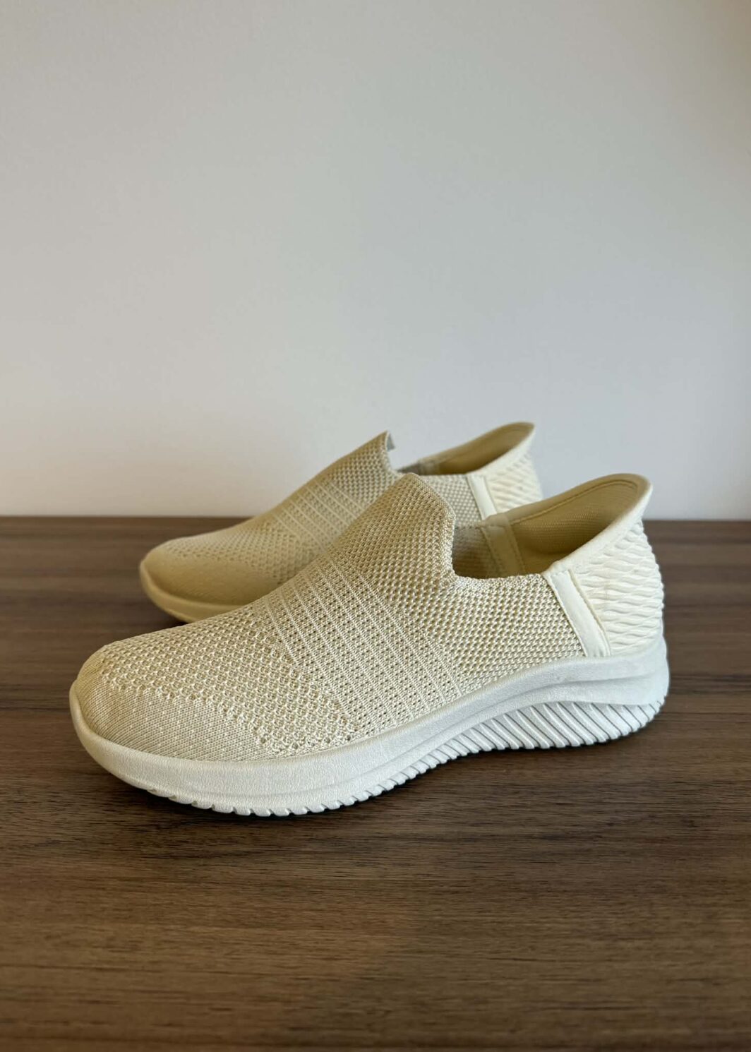 Sapatilha Sem Mãos - Bege