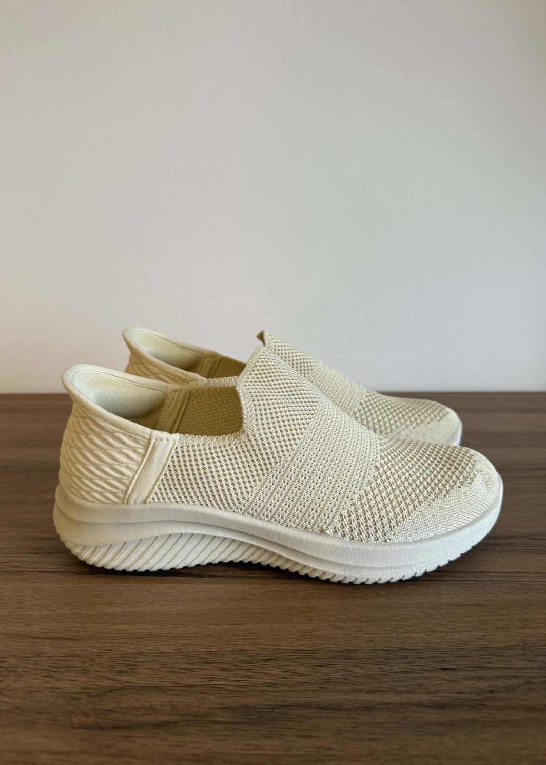 Sapatilha Sem Mãos - Bege