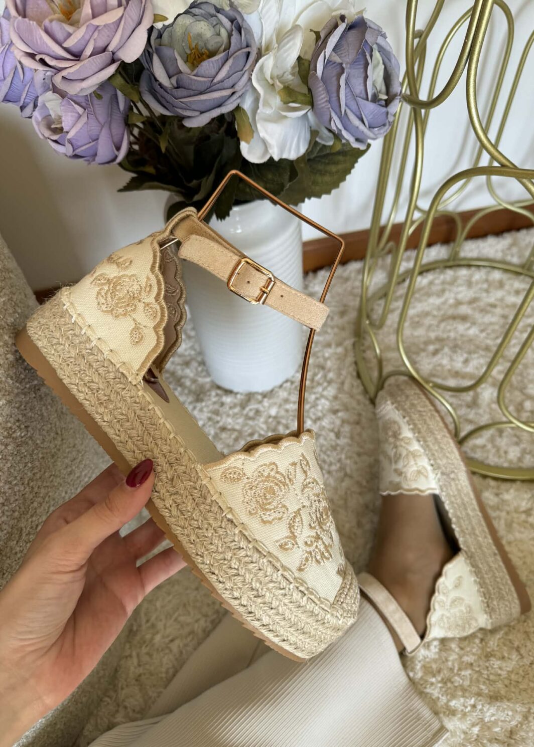 Alpercata Bordado Florido - Bege