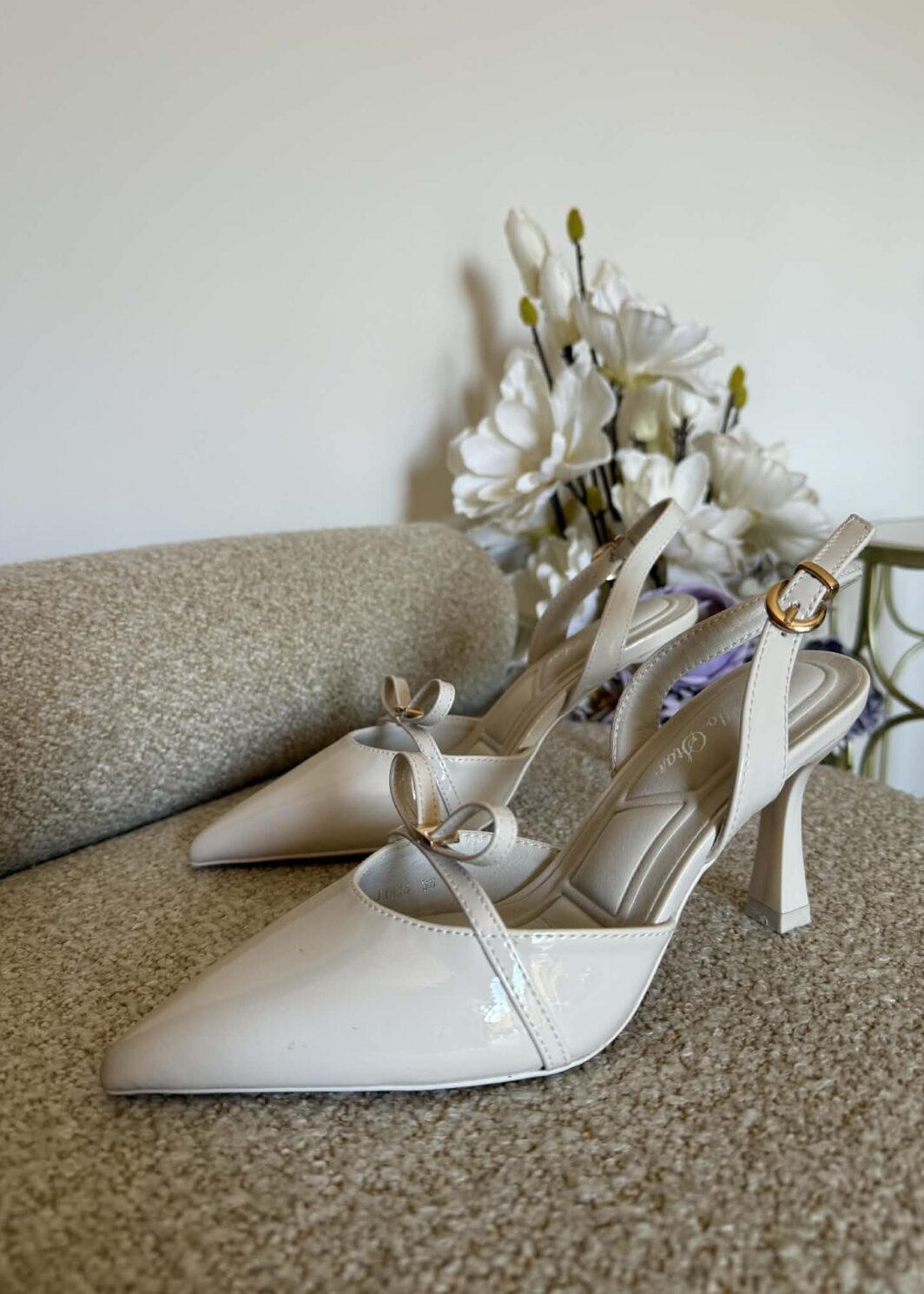 Sapato Envernizado Lacinho - Creme