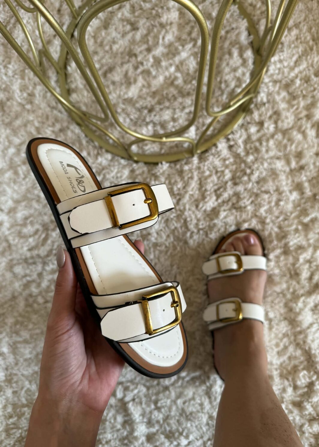 Chinelo raso H&D fivelas - branco