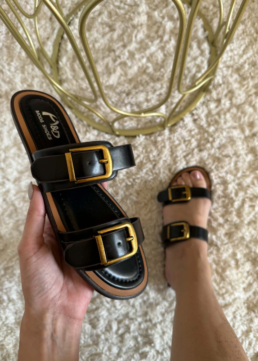 Chinelo raso H&D fivelas - preto