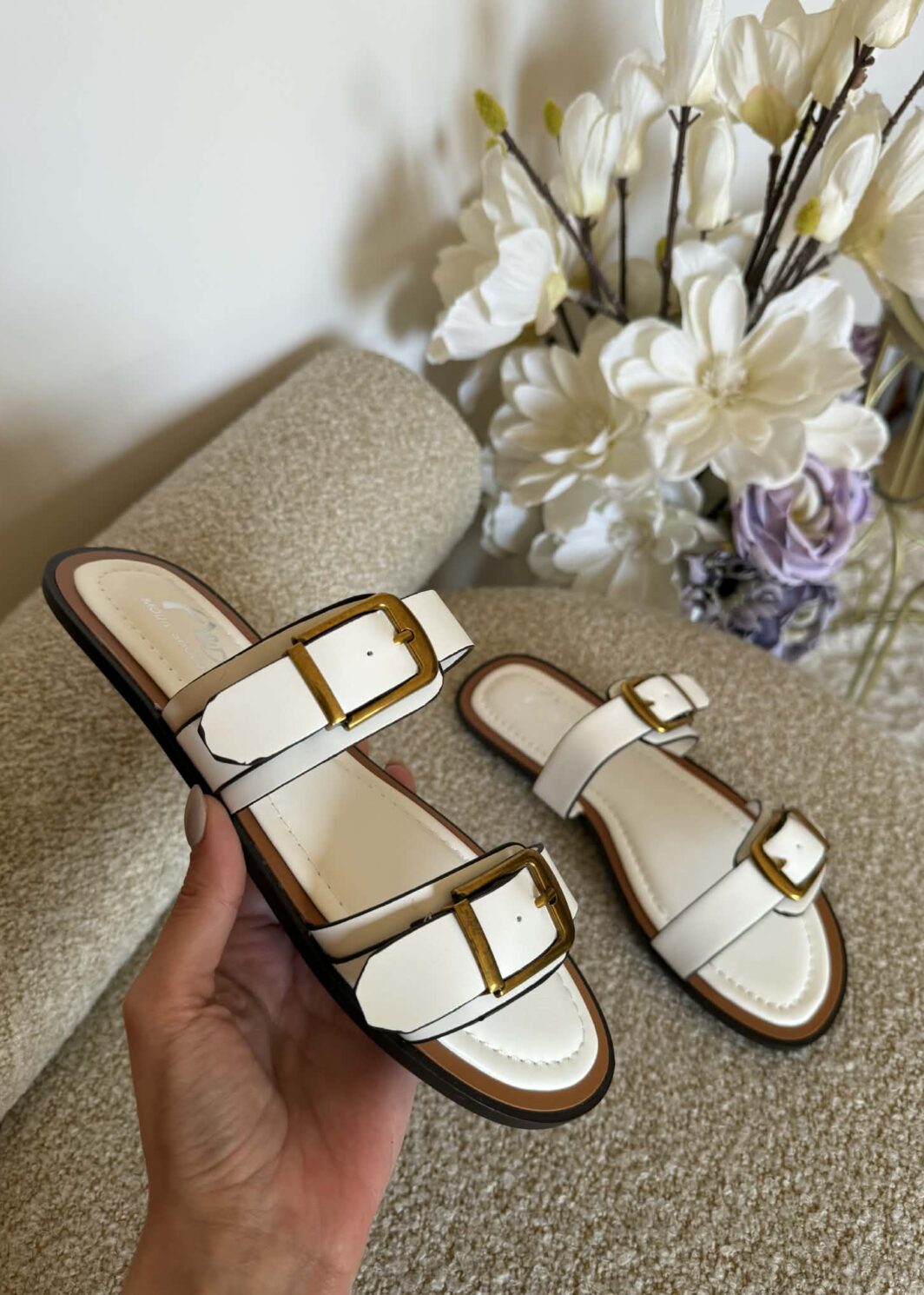 Chinelo raso H&D fivelas - branco