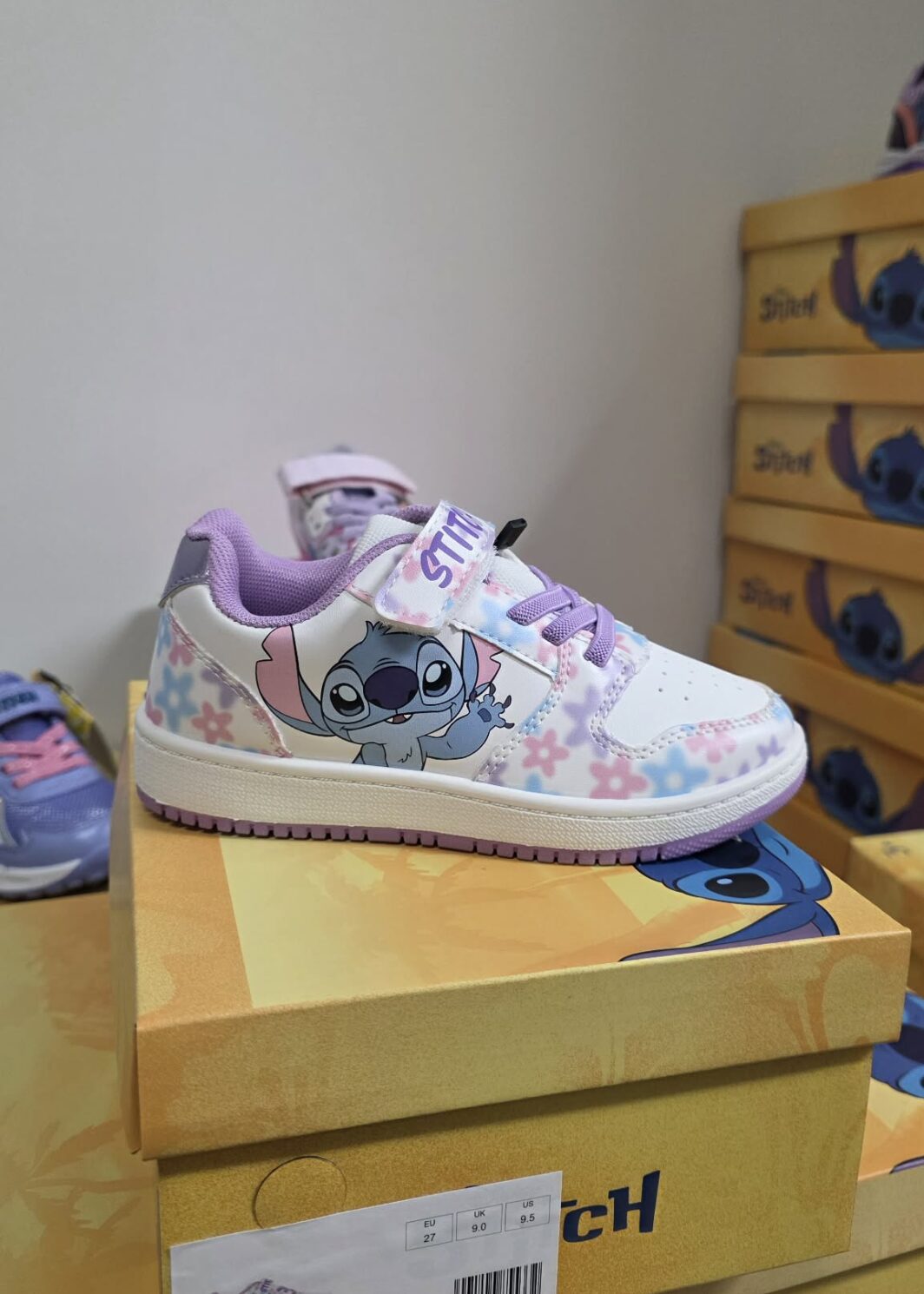 Sapatilha Stitch floridas