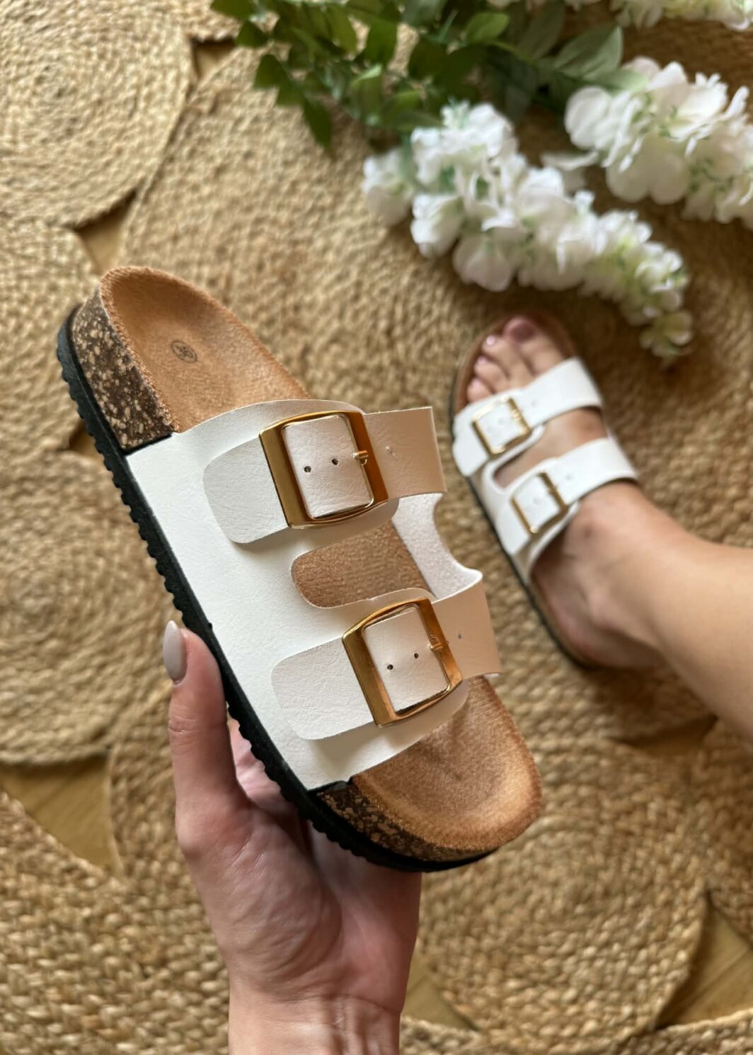 Chinelo Fivelas Ajustáveis - Branco