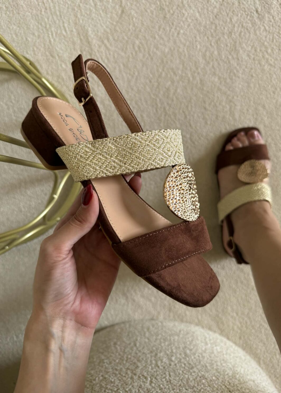 Sandália Design Elegante - Castanho