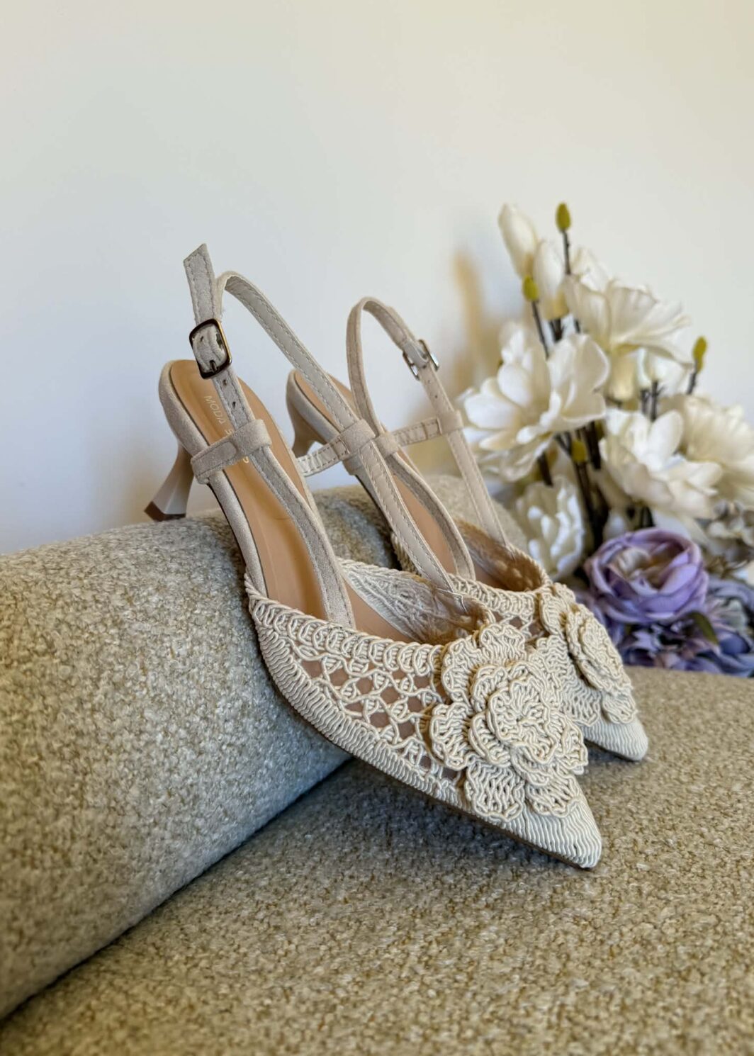 Slingback Trabalhado Florido - Bege