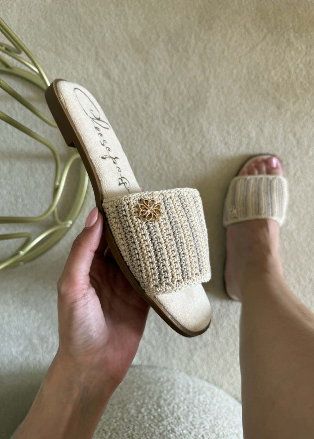Chinelo Raso Crochet - Bege
