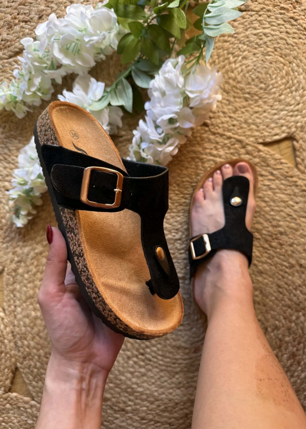 Chinelo de Dedo Com Fivela - Preto