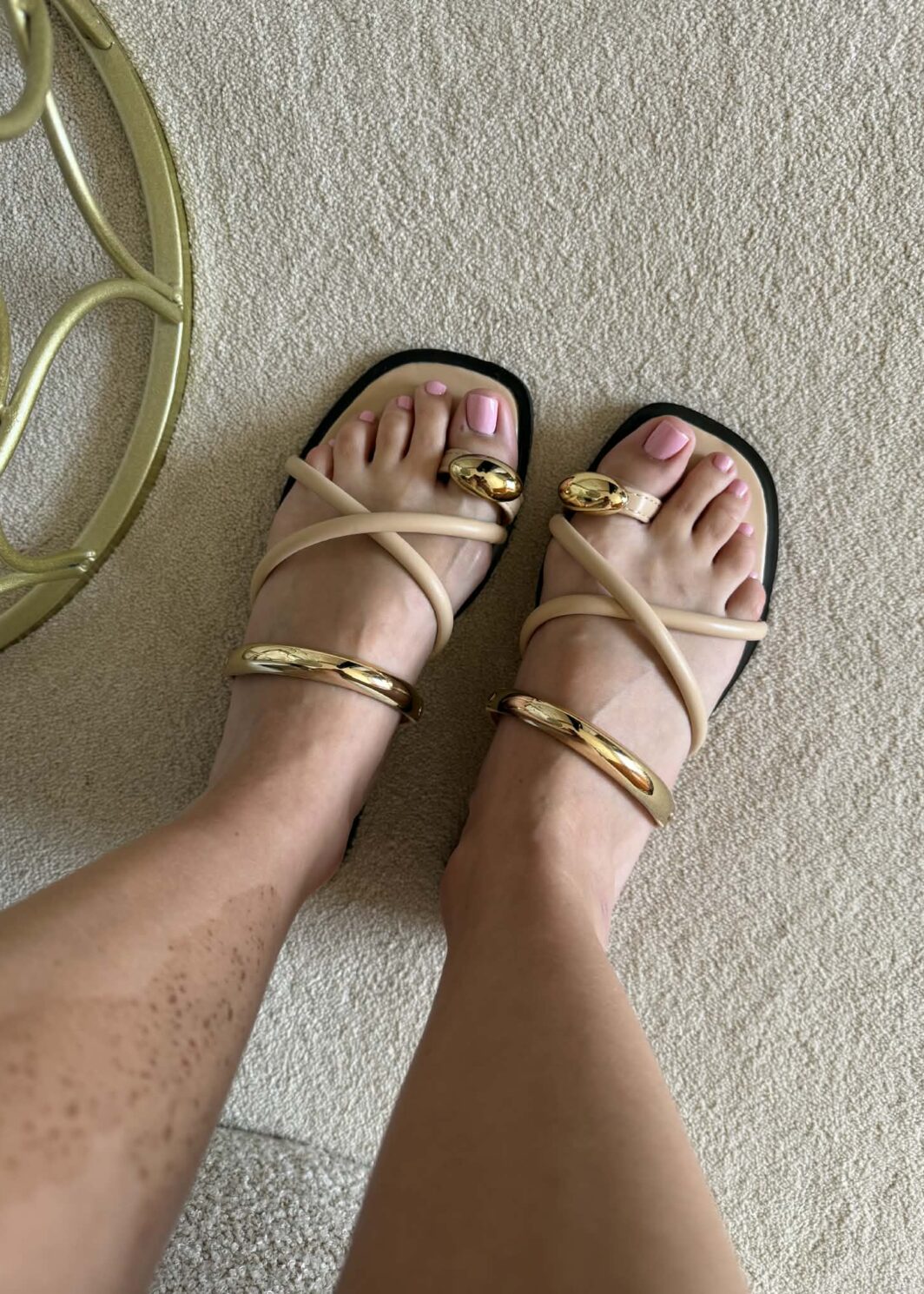 Chinelo Gold Details - Bege