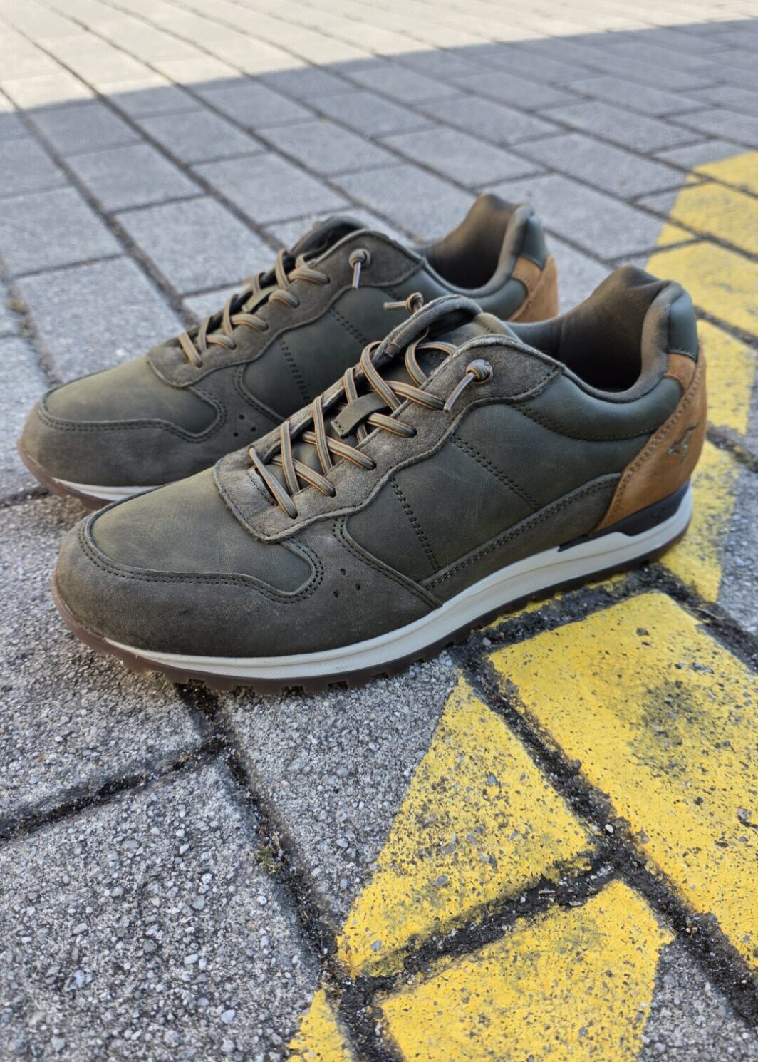 Sapatilha Kangaroos 950-6