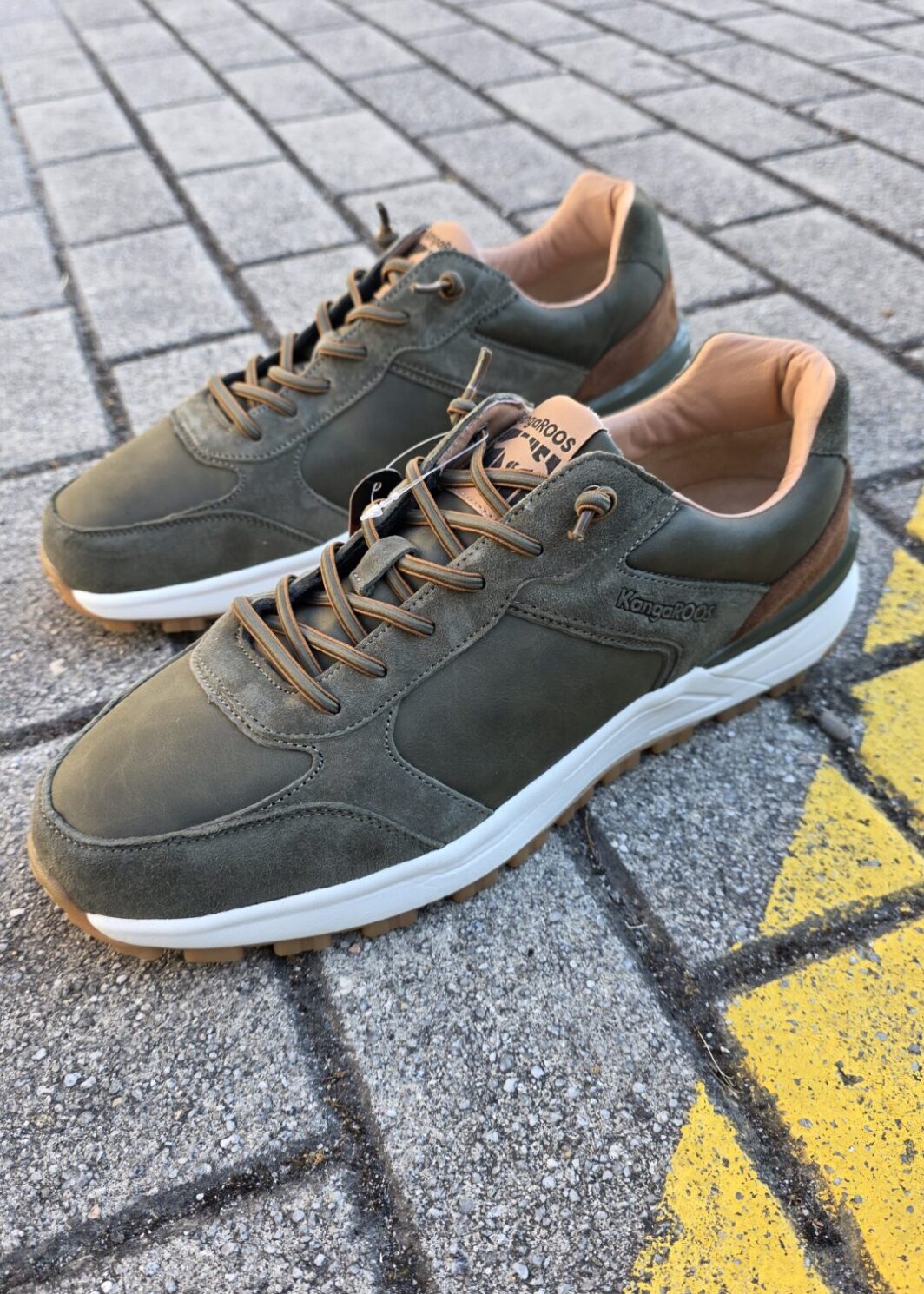 Sapatilha Kangaroos 550-6