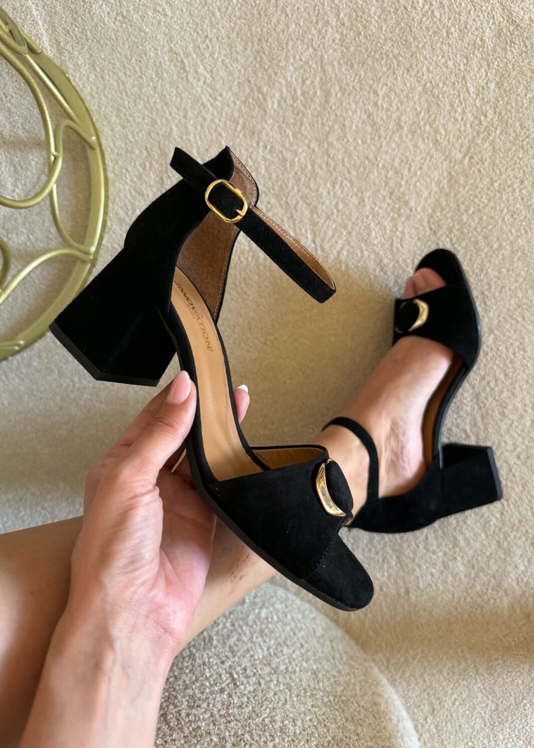 Sandália Salto Bloco em Pele - Preto