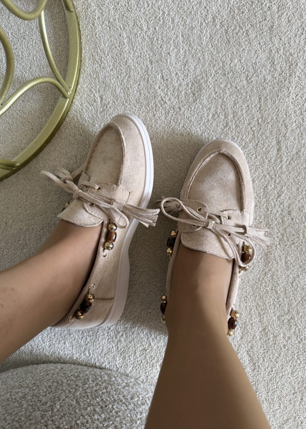 Mocassins Com Adornos - Bege