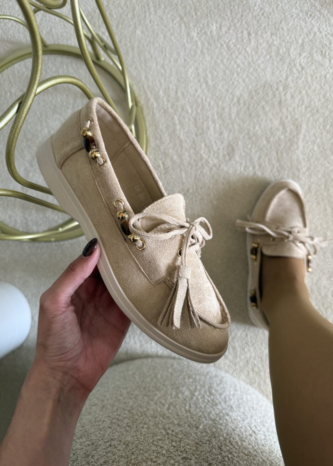 Mocassins Com Adornos - Bege