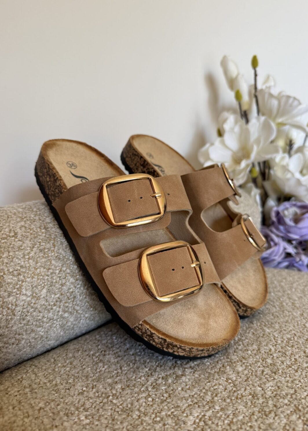 Chinelo Anatómico Fivelas - Camel