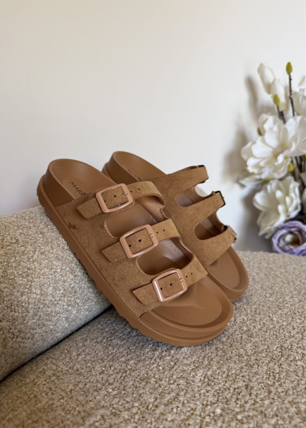 Chinelo 3 fivelas - camel