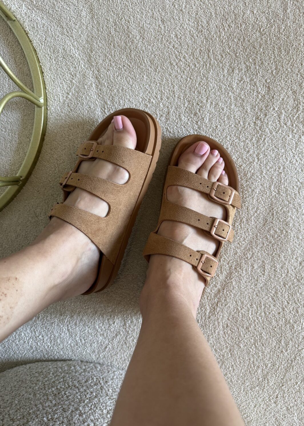 Chinelo 3 fivelas - camel