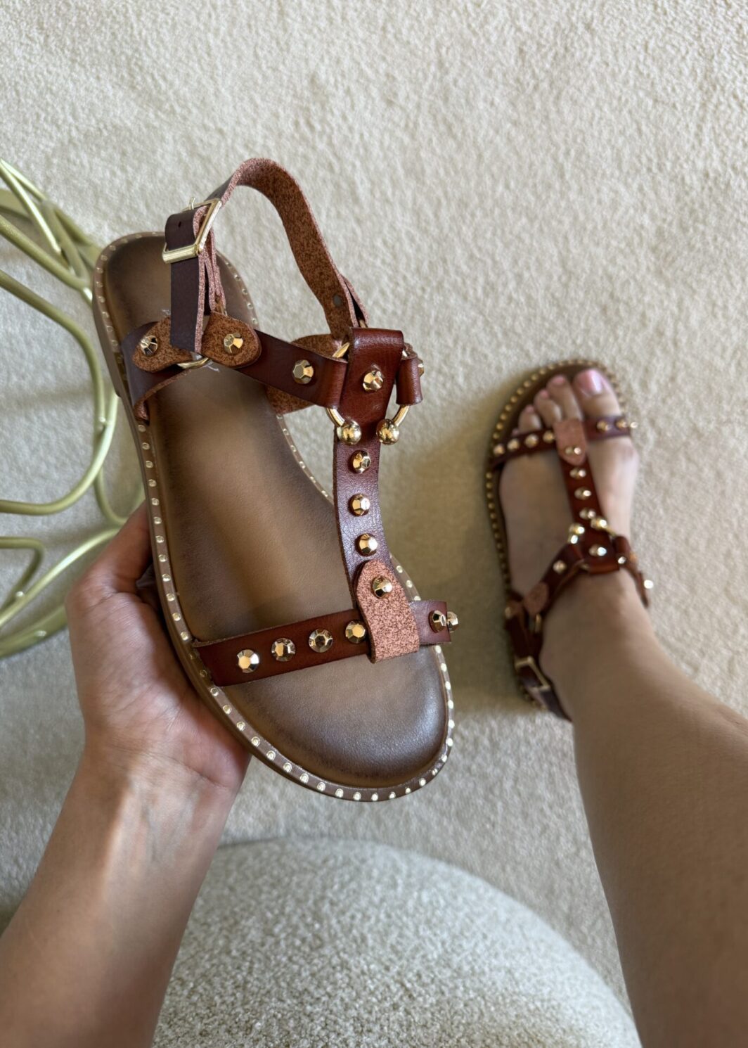 Sandália t-strap - Camel