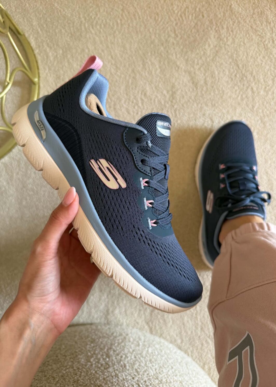 Skechers Arch Fit Summits - Daily Flow